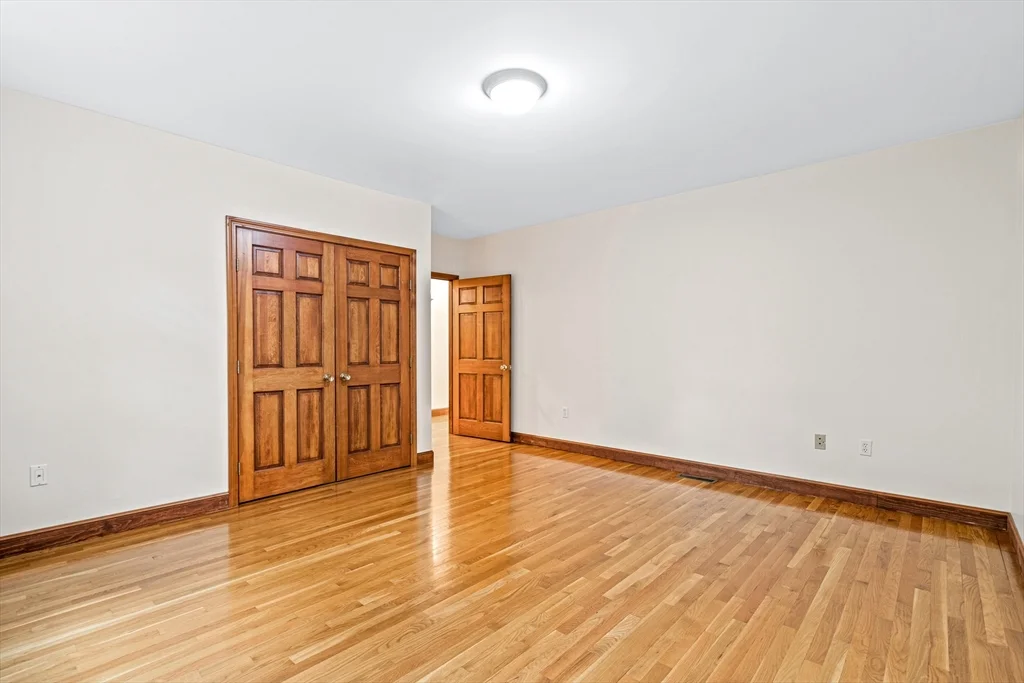6 bed, 4+ bath apartment for rent at 282 High St, Winchester — photo 22 of 27