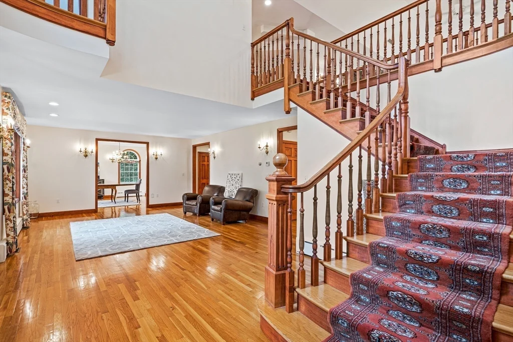 6 bed, 4+ bath apartment for rent at 282 High St, Winchester — photo 4 of 27