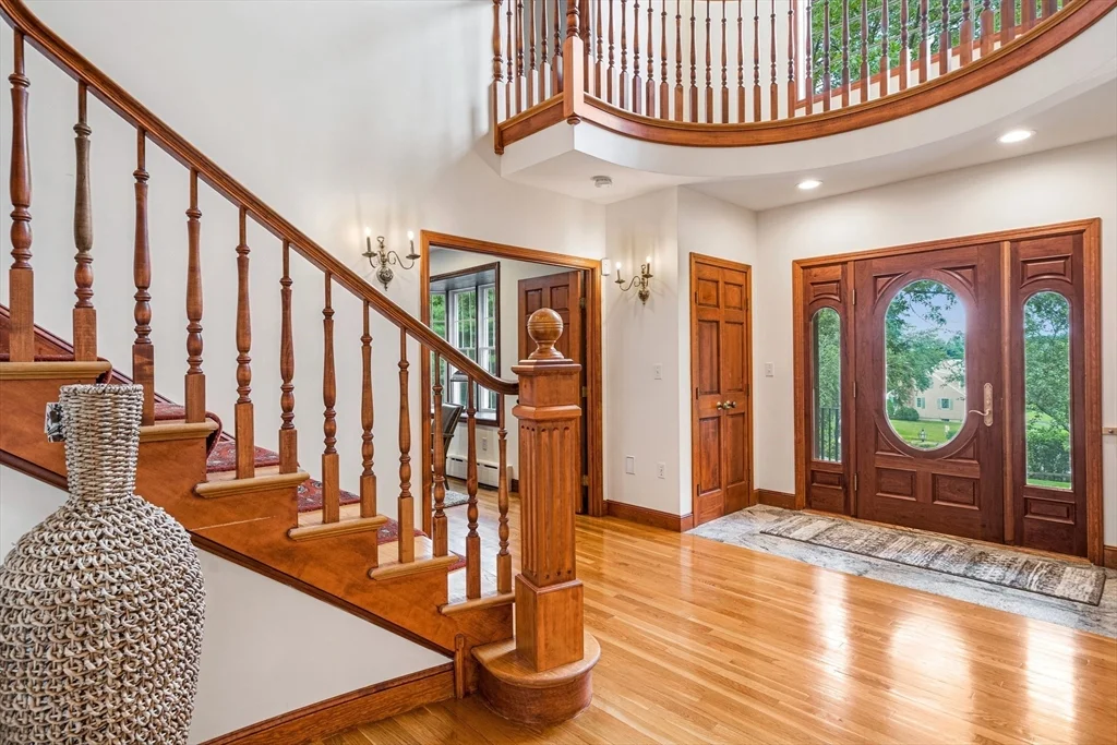 6 bed, 4+ bath apartment for rent at 282 High St, Winchester — photo 2 of 27