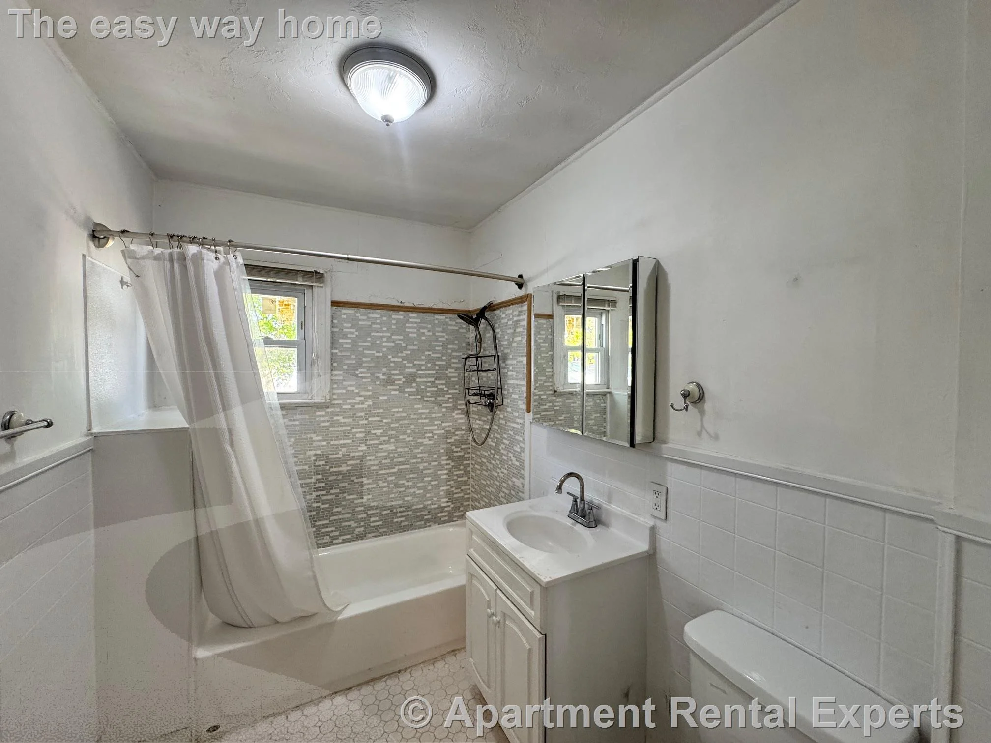 2 bed, 1 bath apartment for rent at 282 Lowell St, Magoun Square — photo 6 of 14