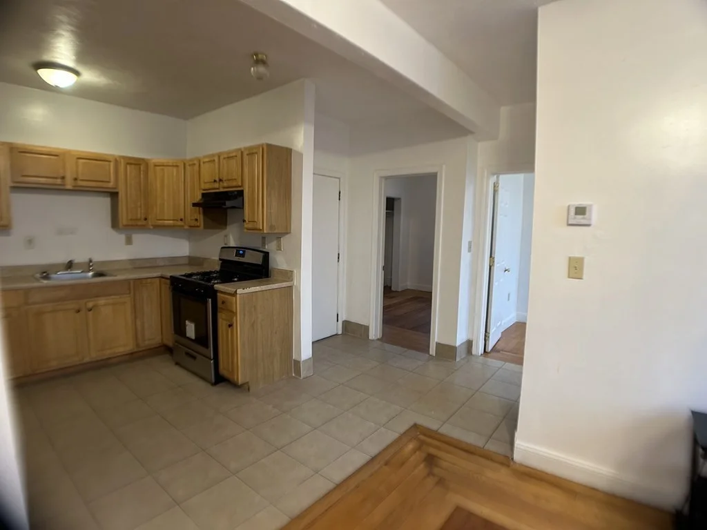 2 bed, 1 bath apartment for rent at 282 Main St Unit 9, Brockton — photo 4 of 11