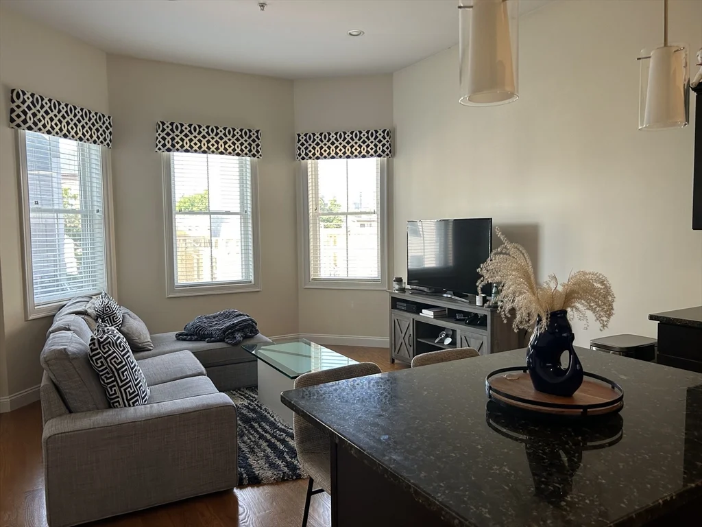2 bed, 2 bath apartment for rent at 282 Maverick Unit 3, East Boston — photo 3 of 19