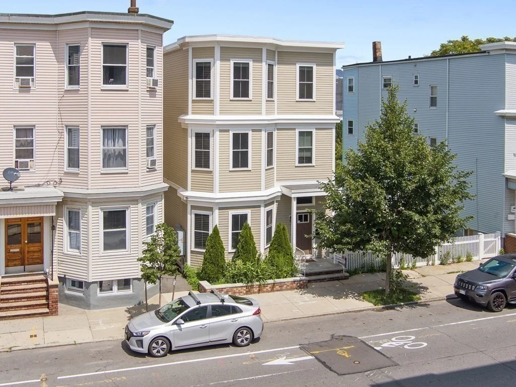 2 bed, 2 bath apartment for rent at 282 Maverick Unit 3, East Boston — photo 2 of 19