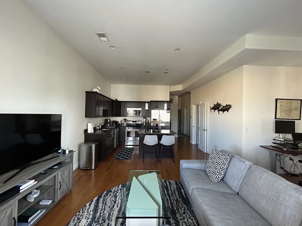 2 bed, 2 bath apartment for rent at 282 Maverick Unit 3, East Boston — photo 16 of 19
