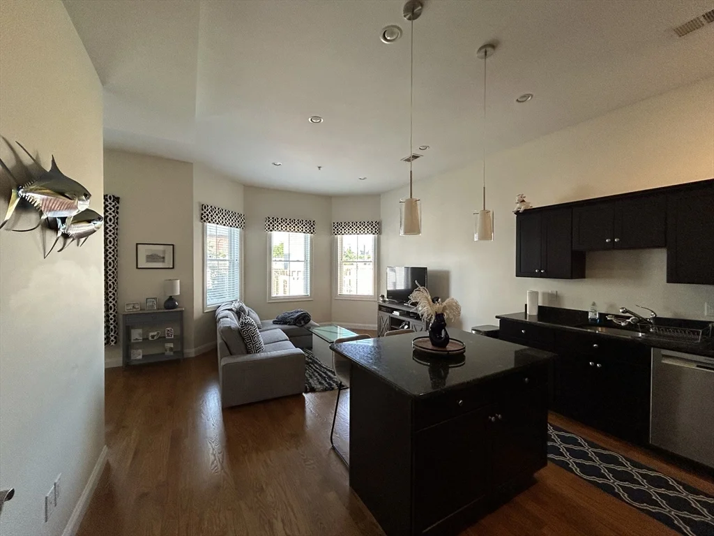 2 bed, 2 bath apartment for rent at 282 Maverick Unit 3, East Boston — photo 14 of 19