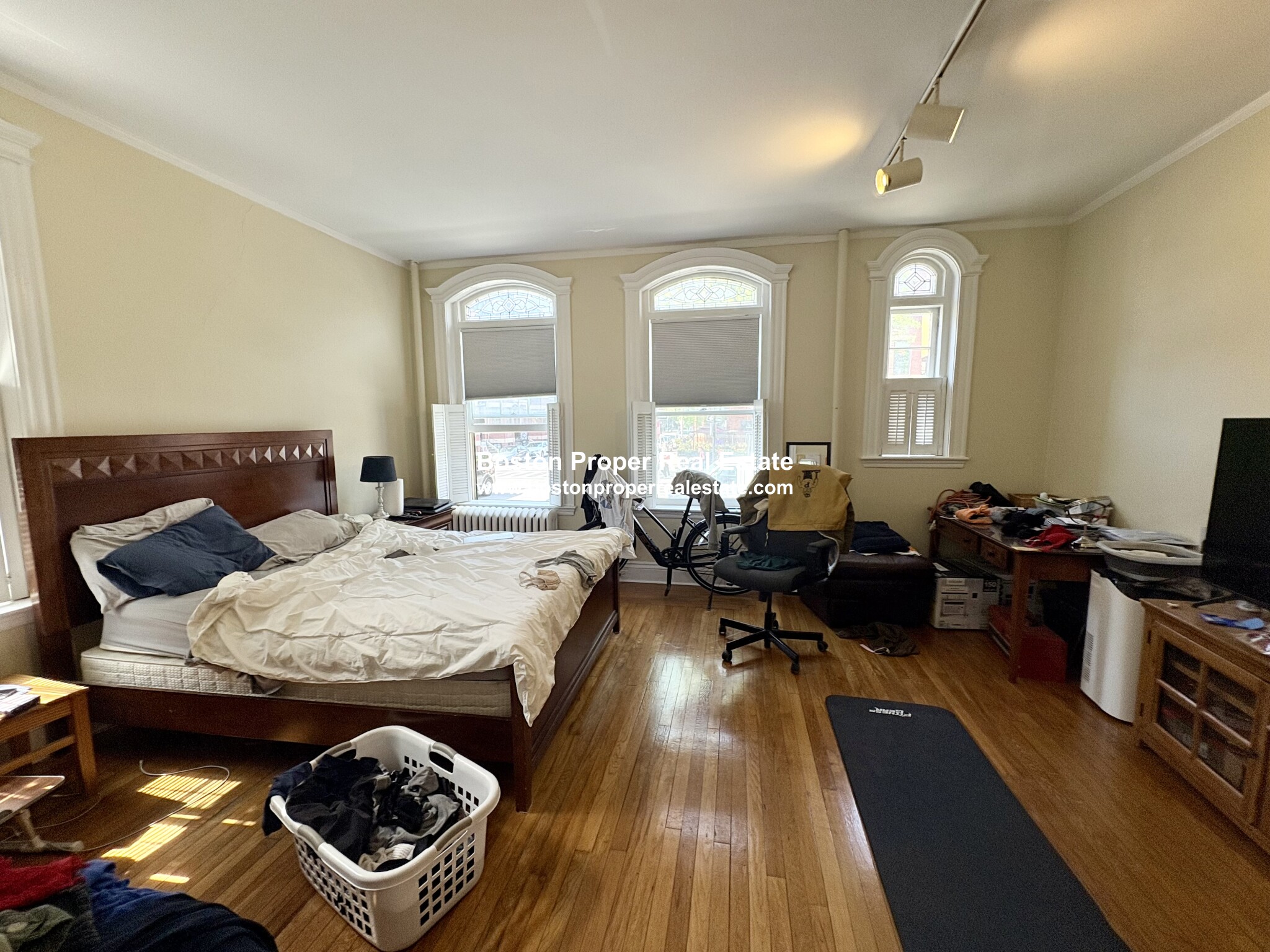 1 bed, 1 bath apartment for rent at 282 Newbury St Unit 1, Back Bay — photo 2 of 12