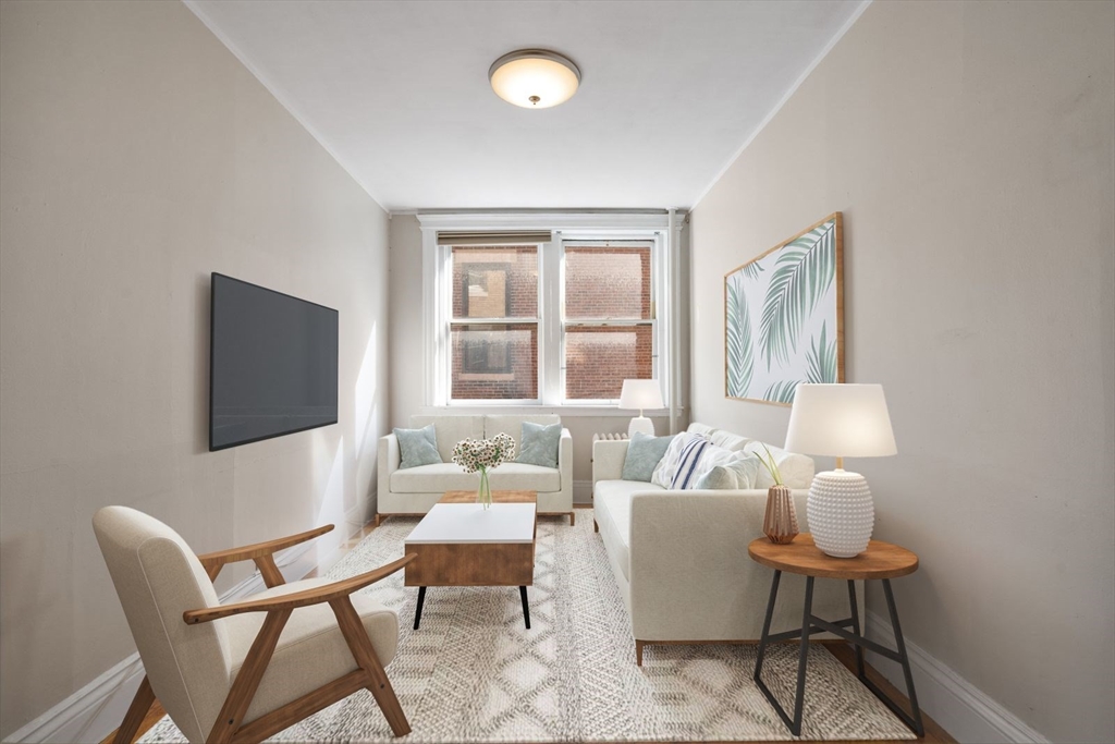 1 bed, 1 bath apartment for rent at 282 Newbury St Unit 7, Back Bay