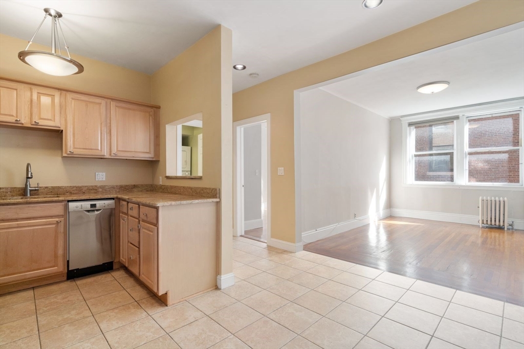 1 bed, 1 bath apartment for rent at 282 Newbury St Unit 7, Back Bay — photo 8 of 18