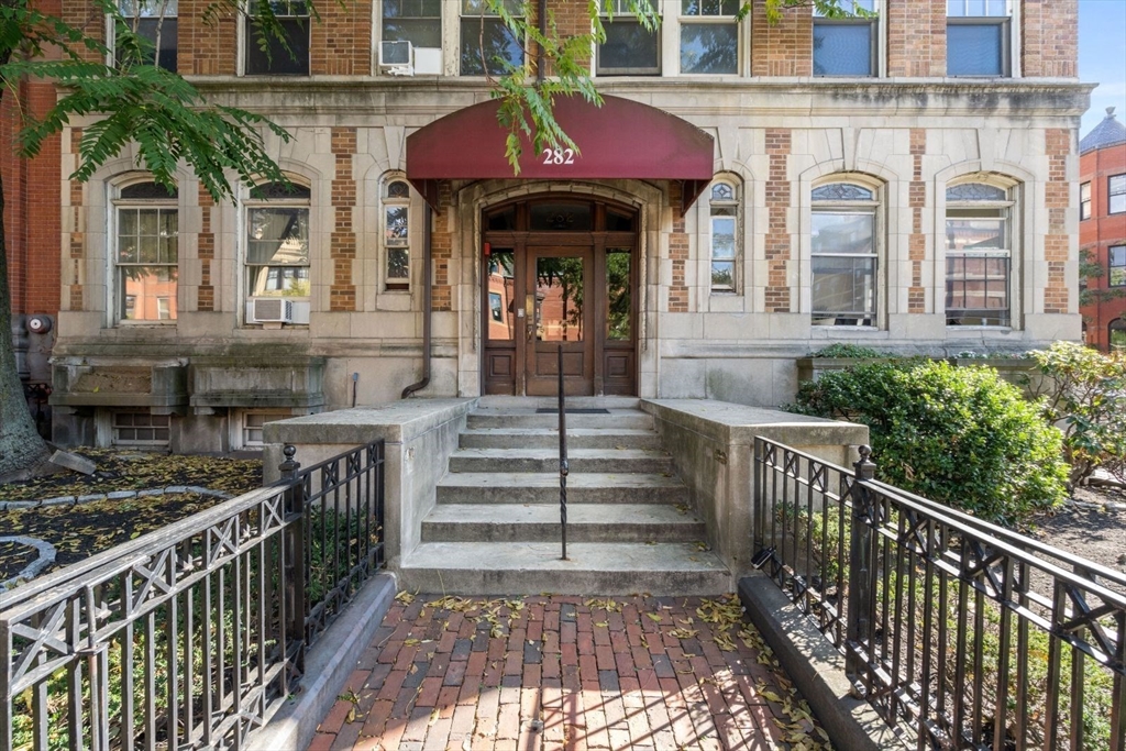 1 bed, 1 bath apartment for rent at 282 Newbury St Unit 7, Back Bay — photo 17 of 18