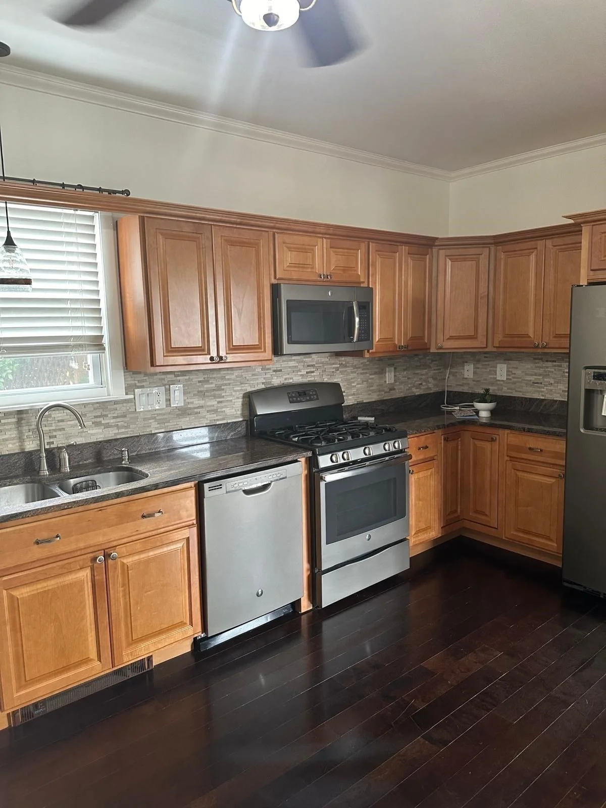 2 bed, 1 bath apartment for rent at 282 Orange St Unit 1, Fall River — photo 11 of 24