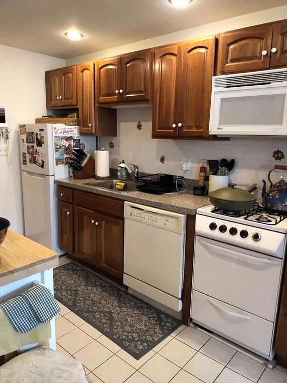 1 bed, 1 bath apartment for rent at 282 Shawmut Ave Unit 10, South End — photo 3 of 9