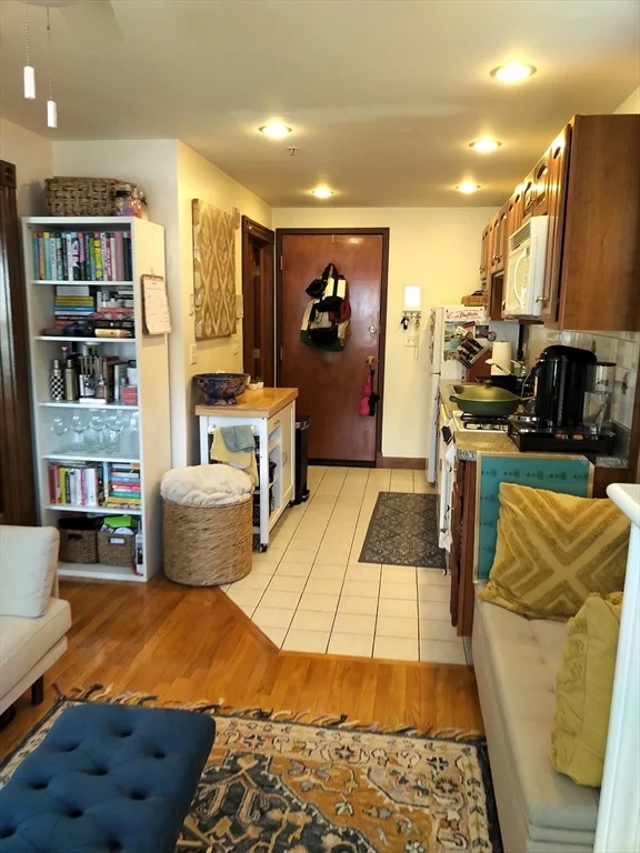 1 bed, 1 bath apartment for rent at 282 Shawmut Ave Unit 10, South End — photo 2 of 9