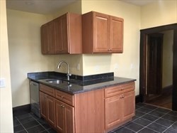 3 bed, 1 bath apartment for rent at 282 Walnut Ave Unit 4, Roxbury — photo 3 of 6