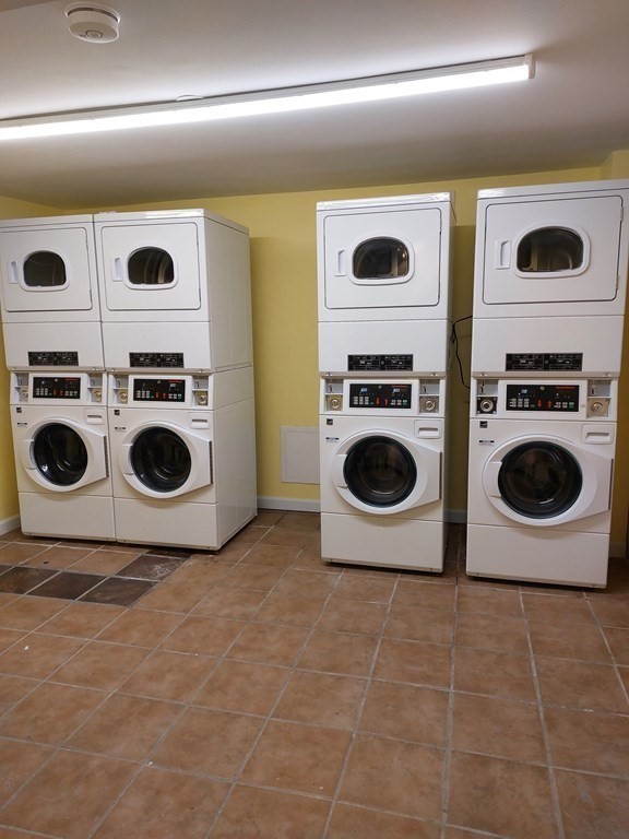 3 bed, 1 bath apartment for rent at 282 Walnut Ave Unit 4, Roxbury — photo 6 of 6