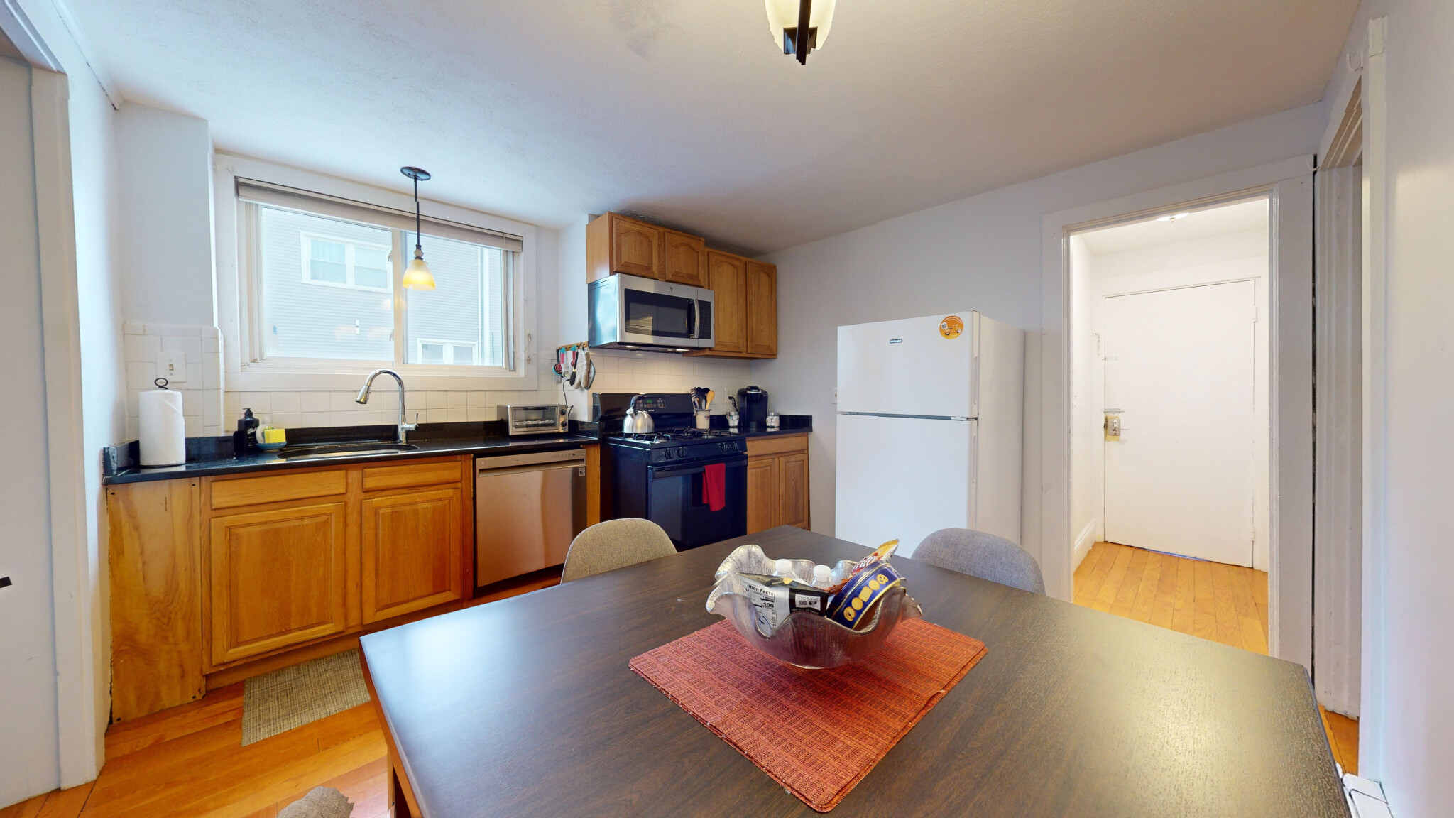 1 bed, 1 bath apartment for rent at 282 Washington St Unit 2, Brookline Village — photo 8 of 20