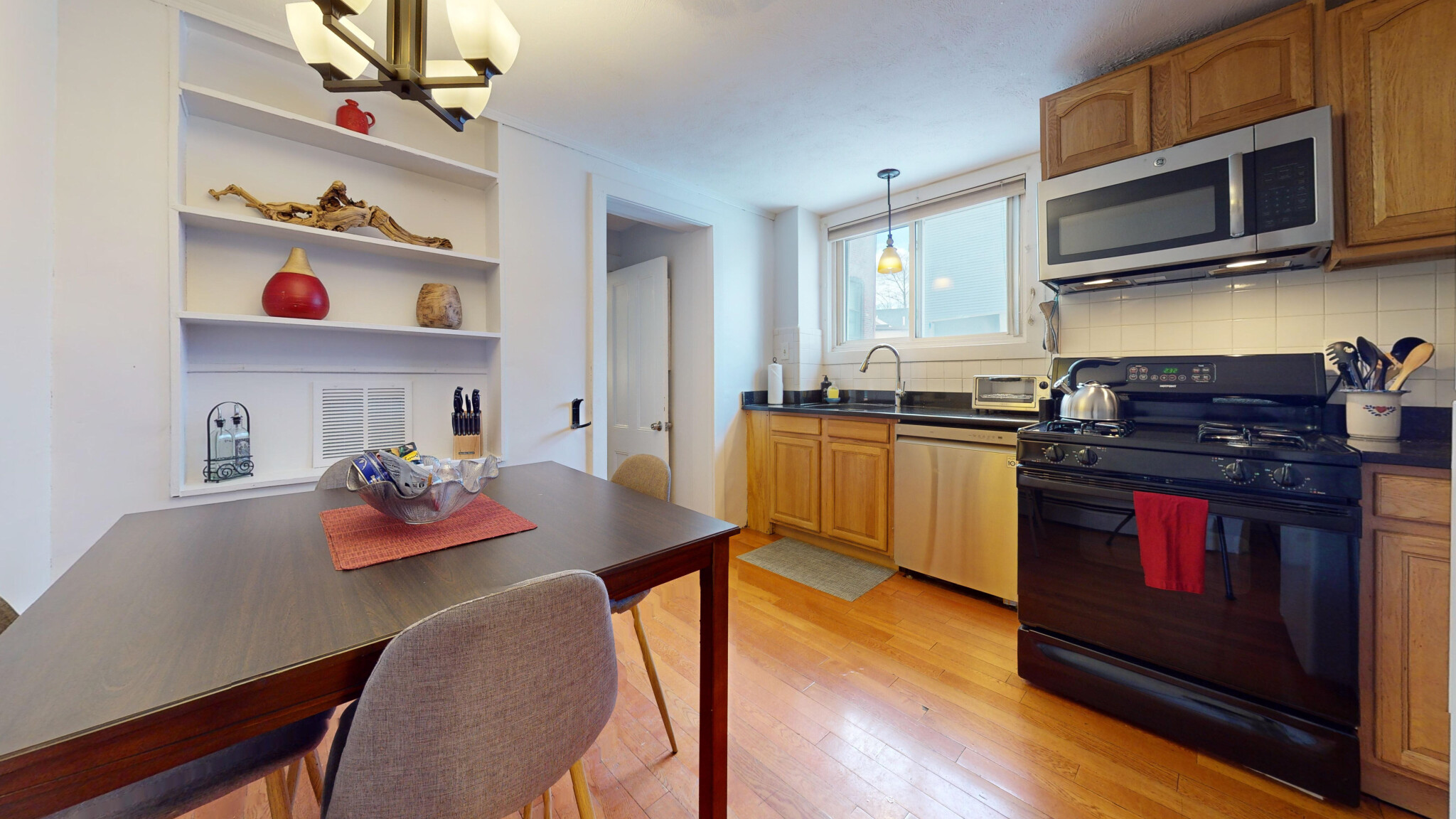 1 bed, 1 bath apartment for rent at 282 Washington St Unit 2, Brookline Village — photo 10 of 20
