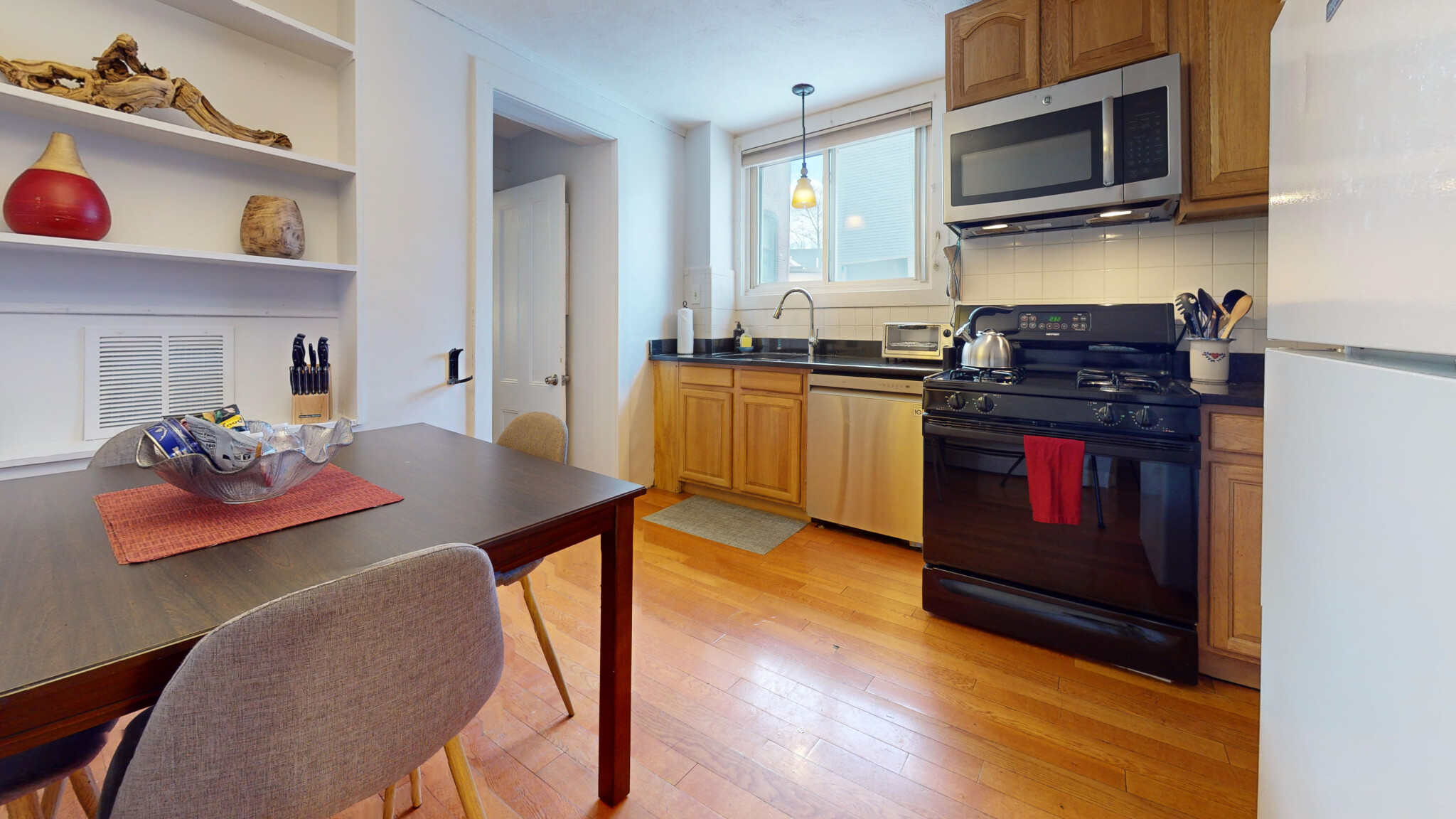 1 bed, 1 bath apartment for rent at 282 Washington St Unit 2, Brookline Village — photo 11 of 20