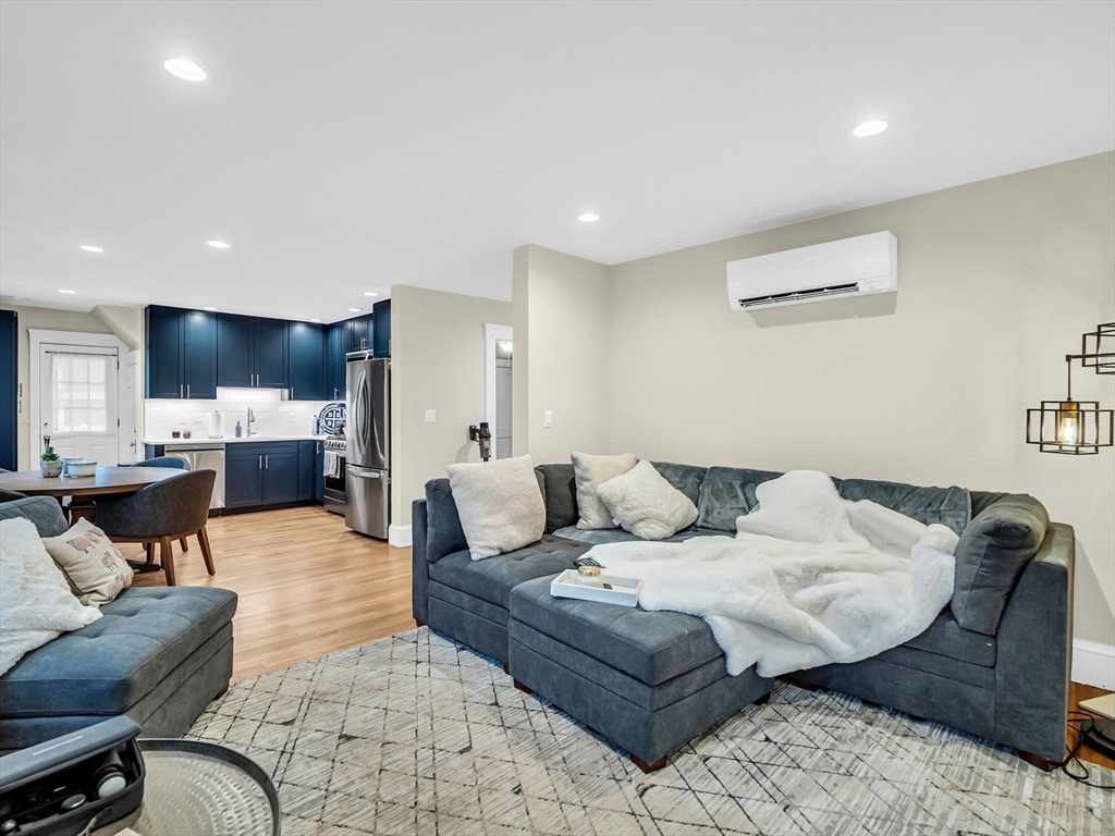 2 bed, 1 bath apartment for rent at 283 Ash St Unit 1, Waltham — photo 4 of 23