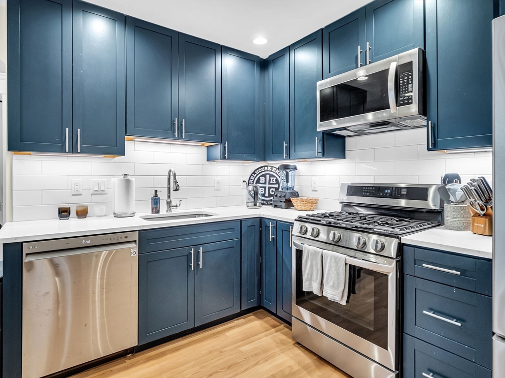 2 bed, 1 bath apartment for rent at 283 Ash St Unit 1, Waltham — photo 7 of 23