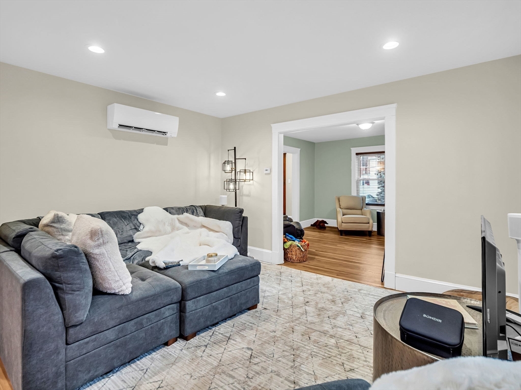 2 bed, 1 bath apartment for rent at 283 Ash St Unit 1, Waltham — photo 2 of 23