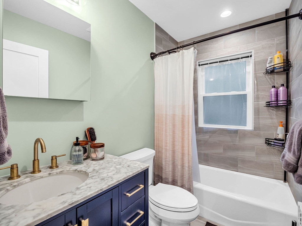 2 bed, 1 bath apartment for rent at 283 Ash St Unit 1, Waltham — photo 16 of 23
