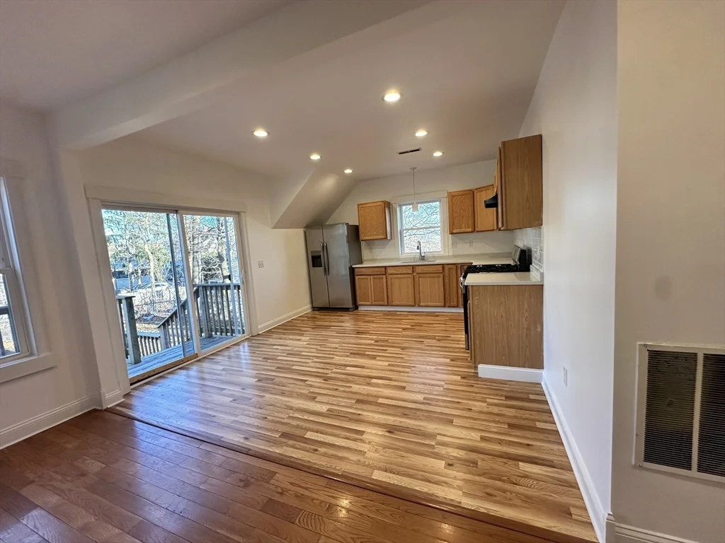 2 bed, 1 bath apartment for rent at 283 Broadway Unit 2, Central — photo 5 of 25