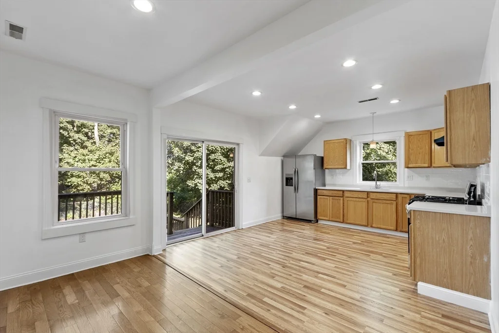 2 bed, 1 bath apartment for rent at 283 Broadway Unit 2, Central — photo 4 of 25