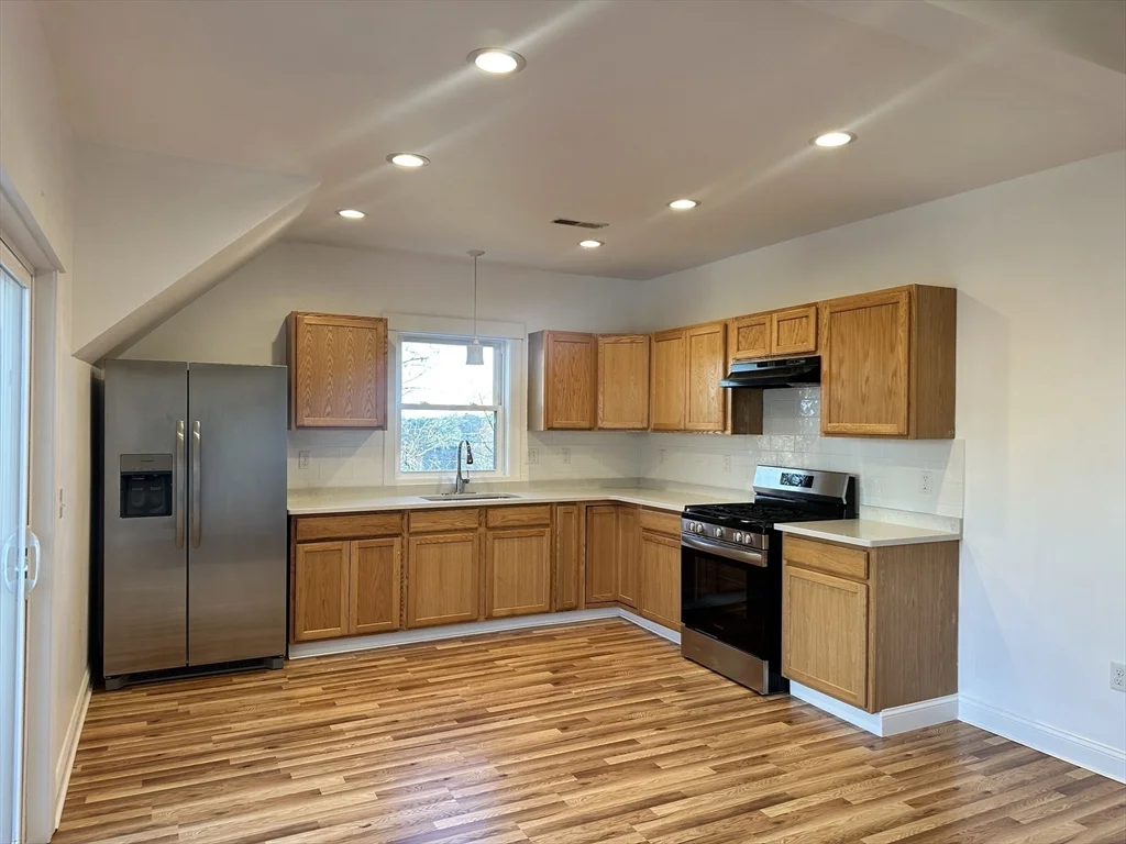 2 bed, 1 bath apartment for rent at 283 Broadway Unit 2, Central — photo 7 of 25