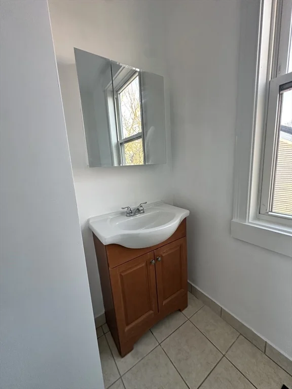 2 bed, 1 bath apartment for rent at 283 Broadway Unit 2, Central — photo 21 of 25