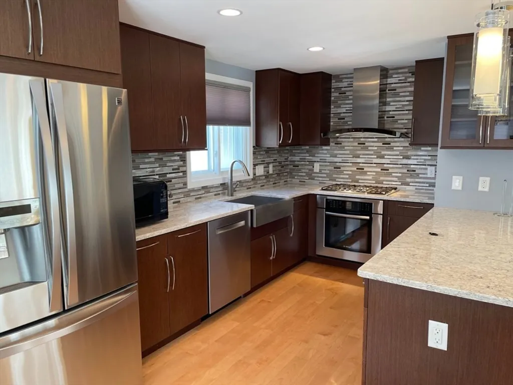 2 bed, 1.5 bath apartment for rent at 283 C St Unit 1, South Boston — photo 3 of 16