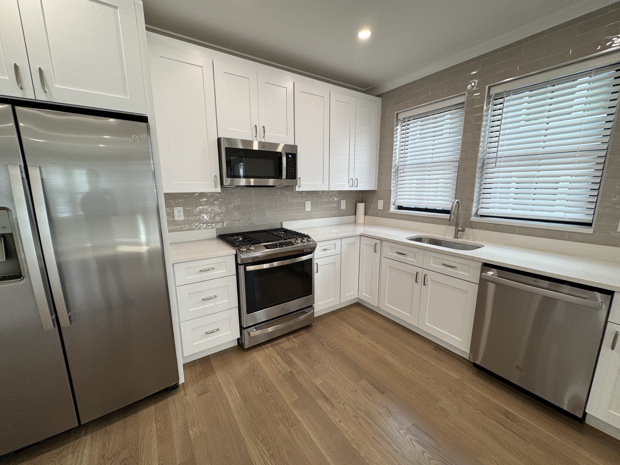 4 bed, 2 bath apartment for rent at 283 Lamartine St Unit 3, Jamaica Plain — photo 3 of 22