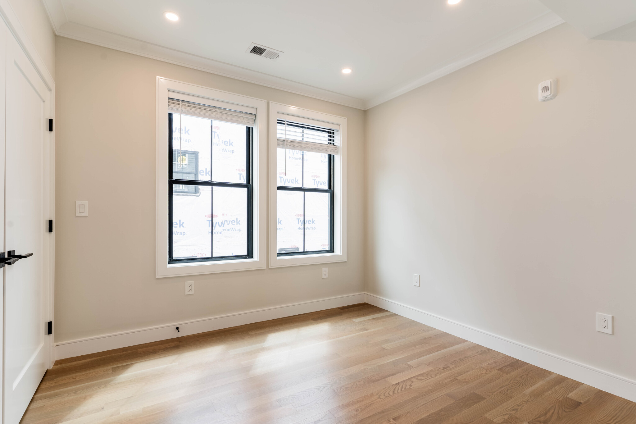 4 bed, 2 bath apartment for rent at 283 Lamartine St Unit 3, Jamaica Plain — photo 19 of 22
