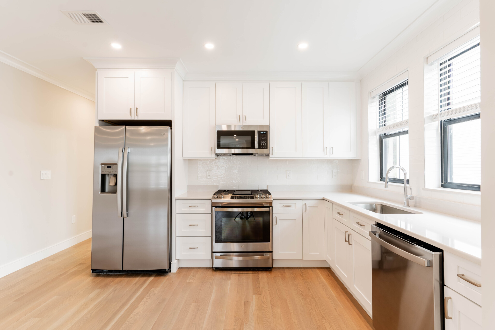 4 bed, 2 bath apartment for rent at 283 Lamartine St Unit 3, Jamaica Plain — photo 20 of 22