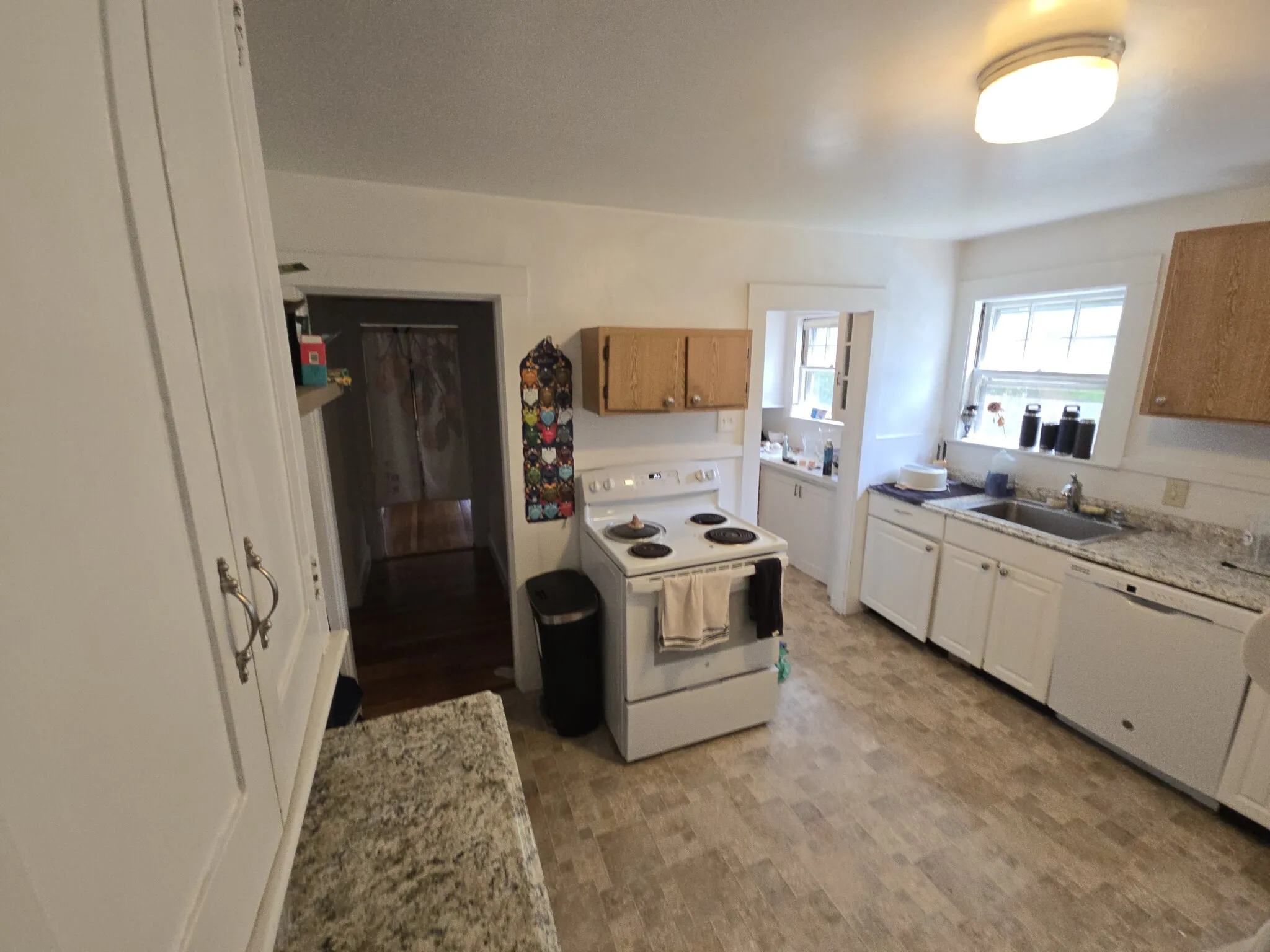 2.5 bed, 1 bath apartment for rent at 283 Lowell Ave Unit 1, Newtonville — photo 1 of 19