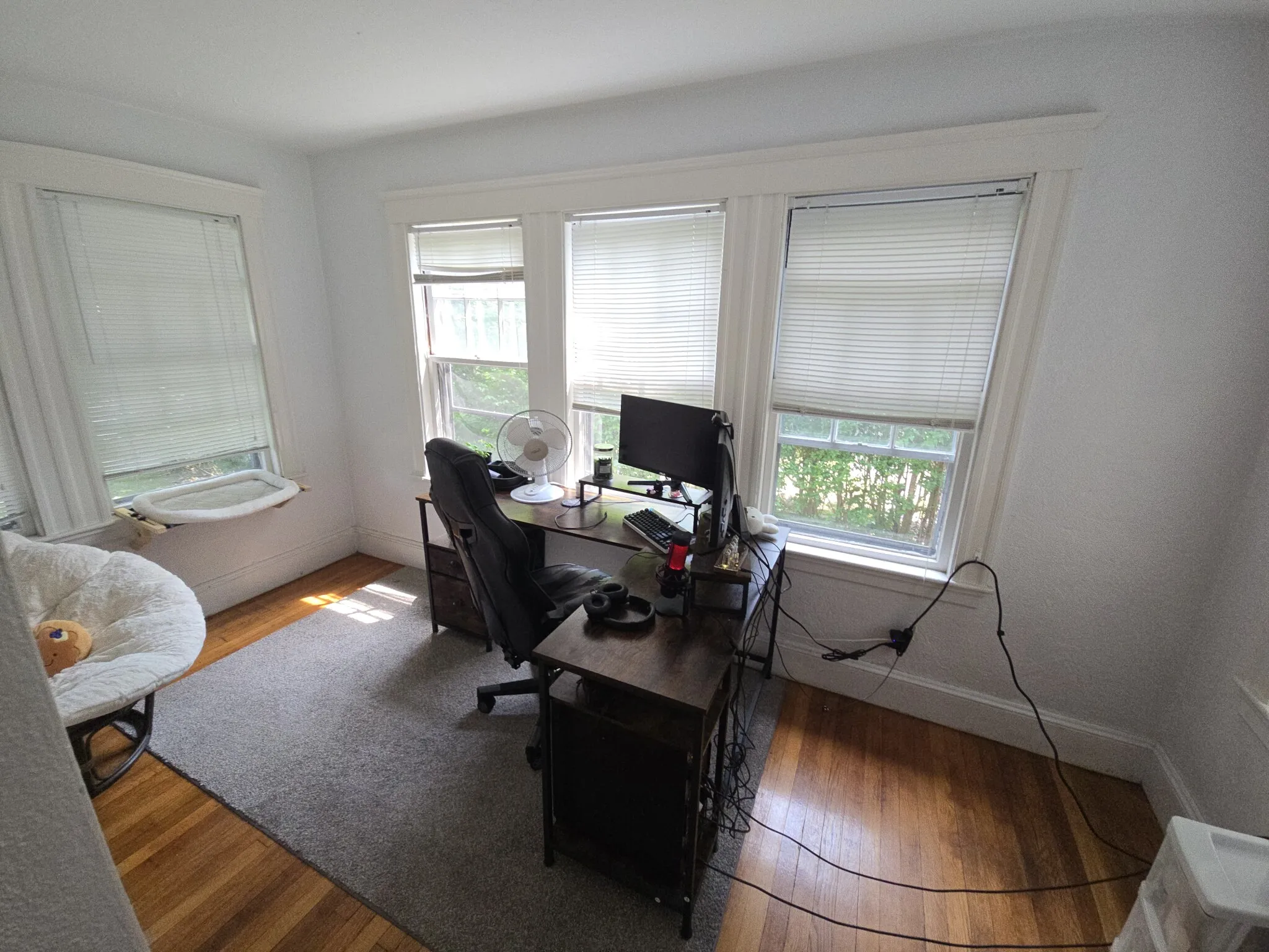2.5 bed, 1 bath apartment for rent at 283 Lowell Ave Unit 1, Newtonville — photo 5 of 19