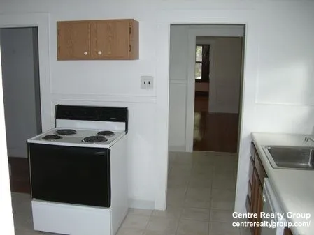 2.5 bed, 1 bath apartment for rent at 283 Lowell Ave Unit 1, Newtonville — photo 2 of 19