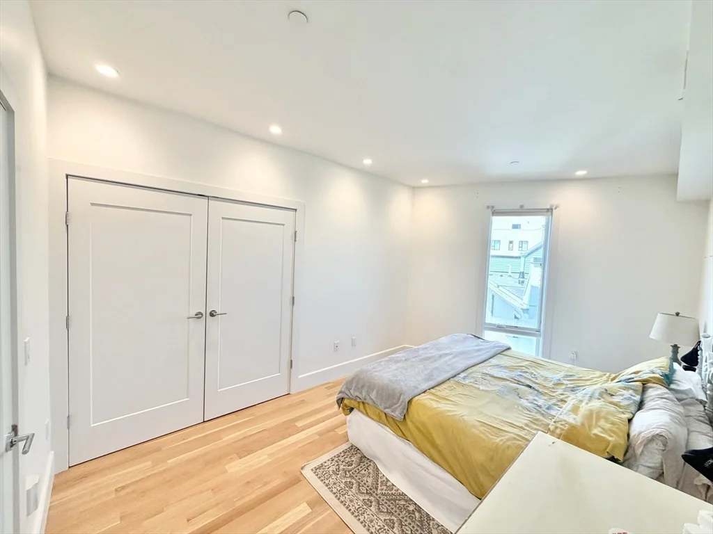 1 bed, 1 bath apartment for rent at 283 Old Colony Ave Unit 3, South Boston — photo 3 of 12
