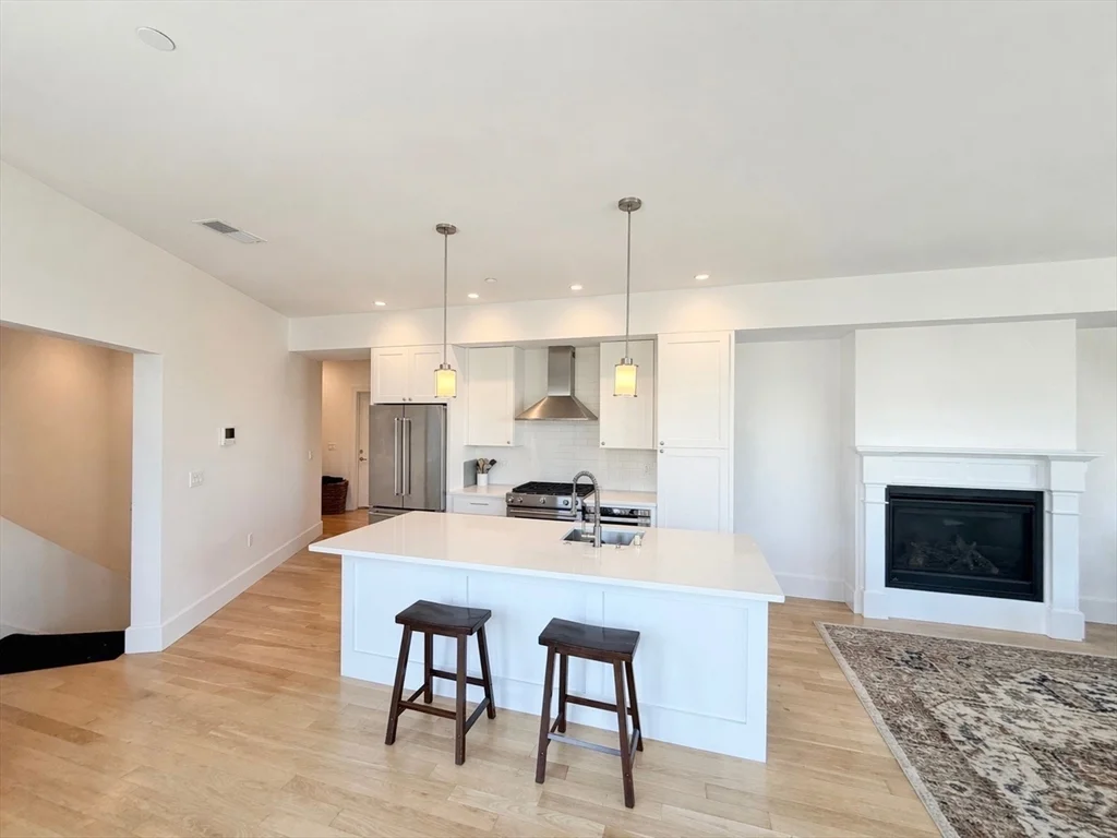 1 bed, 1 bath apartment for rent at 283 Old Colony Ave Unit 3, South Boston — photo 5 of 12