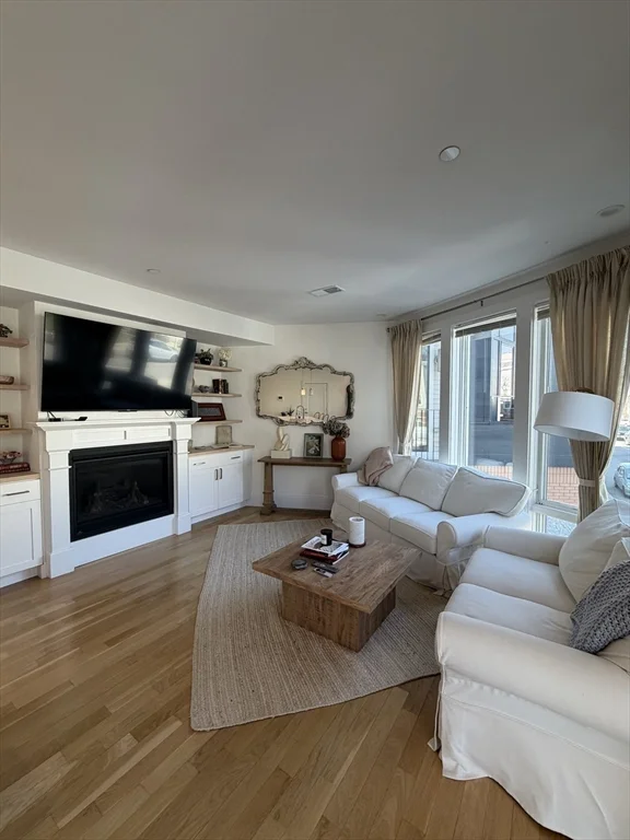1 bed, 1 bath apartment for rent at 283 Old Colony Unit 1, South Boston — photo 5 of 13