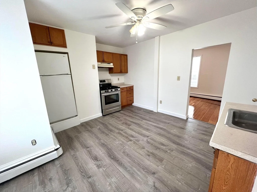 1 bed, 1 bath apartment for rent at 283 Pearl St Unit 1R, Malden — photo 2 of 12
