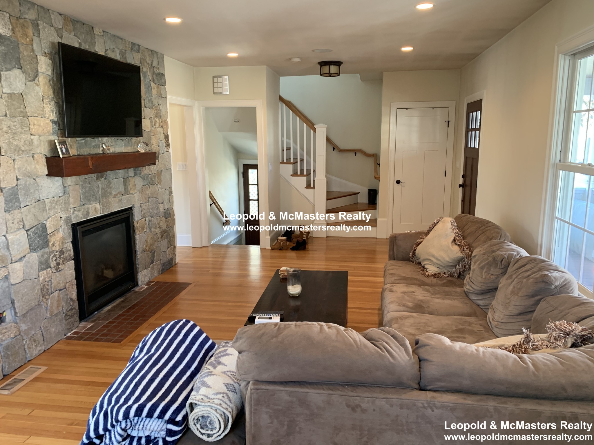 3 bed, 2.5 bath apartment for rent at 283 Upham St Unit 0, Melrose — photo 1 of 20