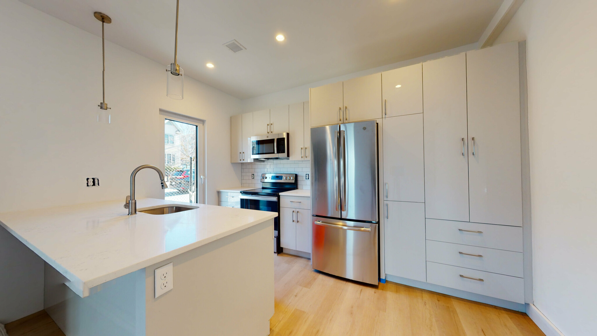 5 bed, 2.5 bath apartment for rent at 2837 Washington St Unit 1A, Roxbury — photo 2 of 9