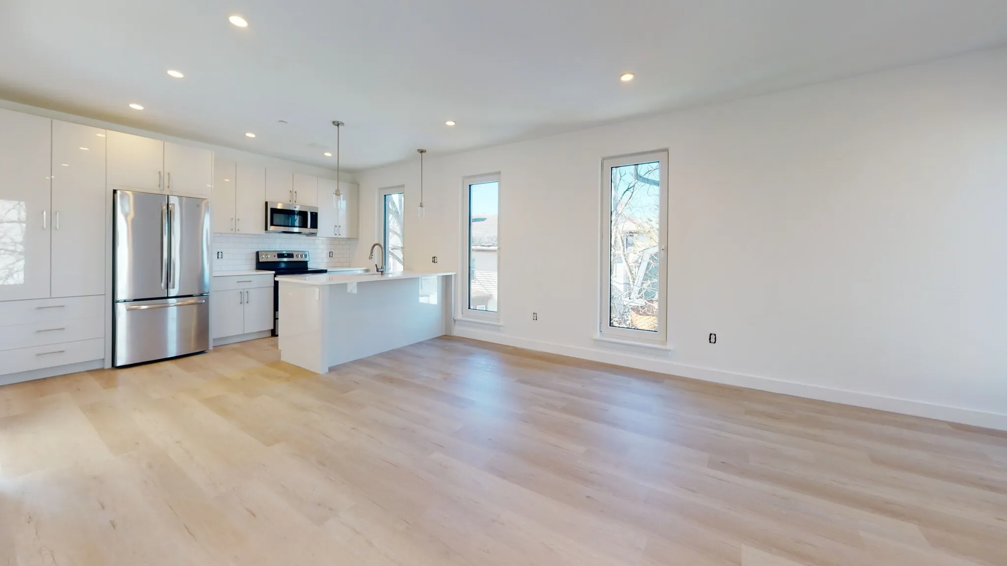 4 bed, 2 bath apartment for rent at 2837 Washington St Unit 2, Roxbury — photo 3 of 13