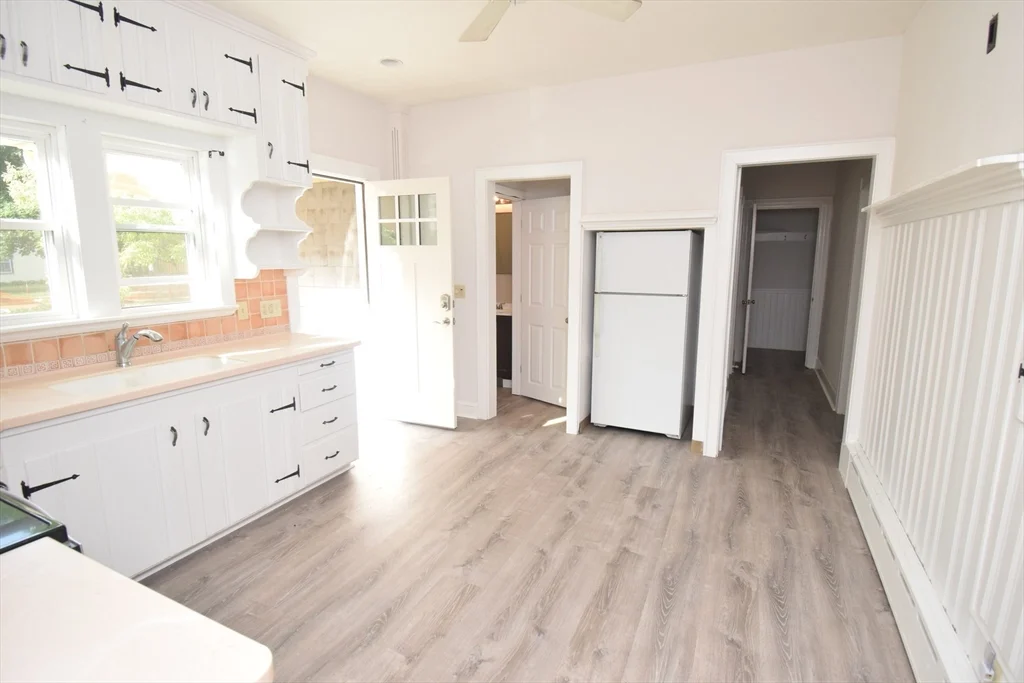 3 bed, 1 bath apartment for rent at 284 Central St Unit 1, Mansfield — photo 2 of 10