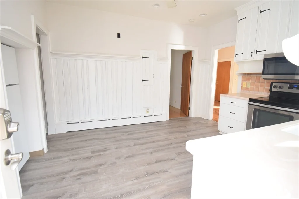 3 bed, 1 bath apartment for rent at 284 Central St Unit 1, Mansfield — photo 3 of 10