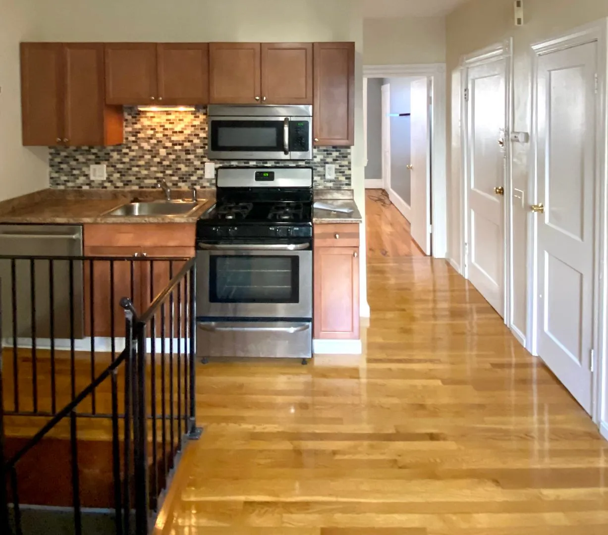 1 bed, 2 bath apartment for rent at 284 Chelsea Ter Unit 1, East Boston