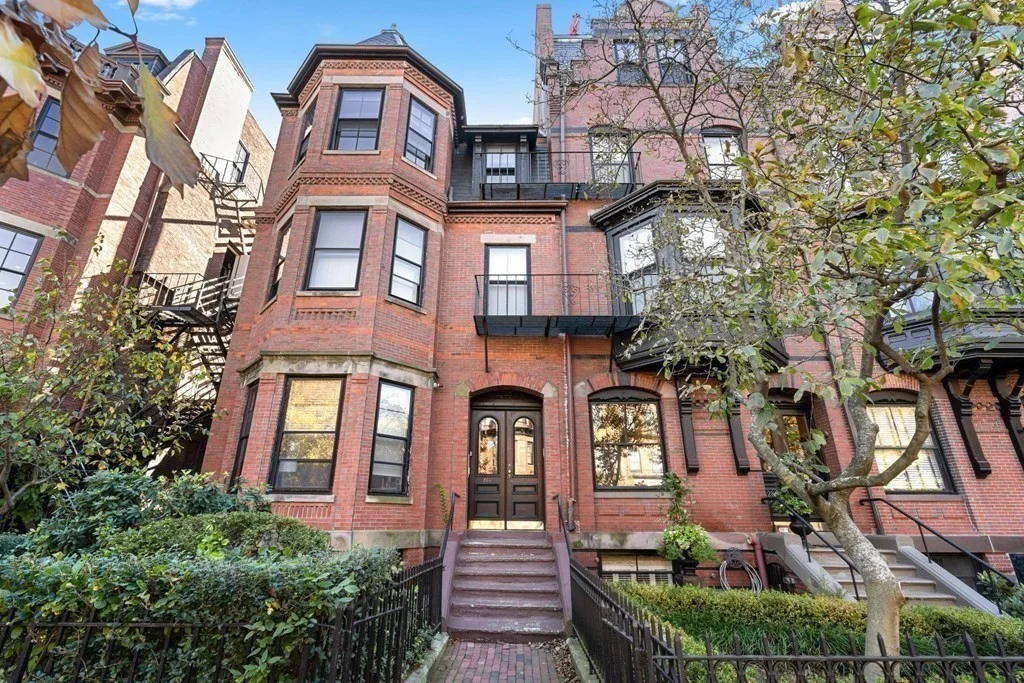 Studio bed, 1 bath apartment for rent at 284 Marlborough Unit 1, Back Bay