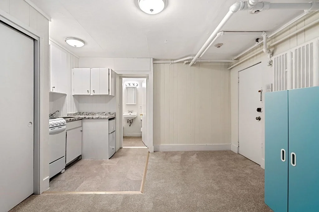 Studio bed, 1 bath apartment for rent at 284 Marlborough Unit 1, Back Bay — photo 6 of 10