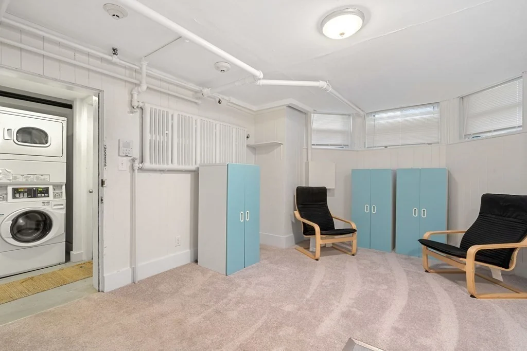 Studio bed, 1 bath apartment for rent at 284 Marlborough Unit 1, Back Bay — photo 3 of 10