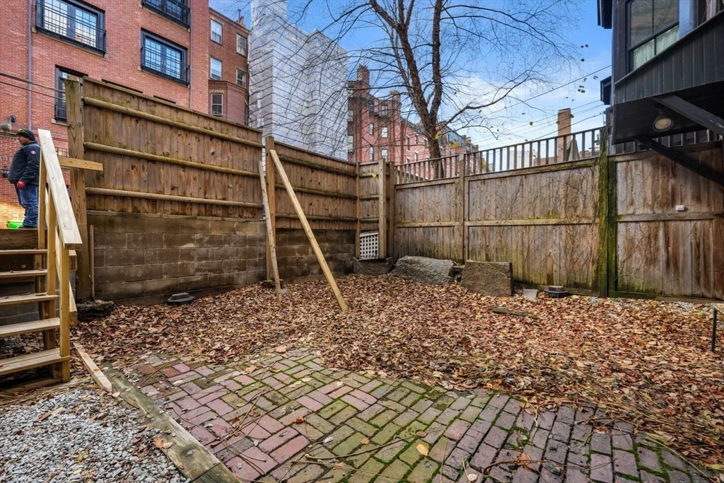 Studio bed, 1 bath apartment for rent at 284 Marlborough Unit 2, Back Bay — photo 8 of 12